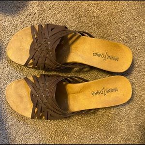 Minnetonka women’s shoe